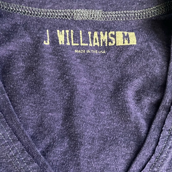 V neck t-shirt - Picture 2 of 2